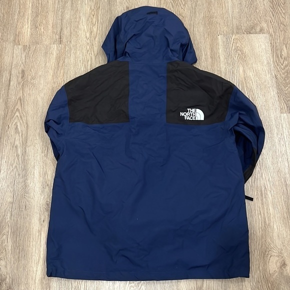 The North Face Blue and Black Jacket - Picture 10 of 13